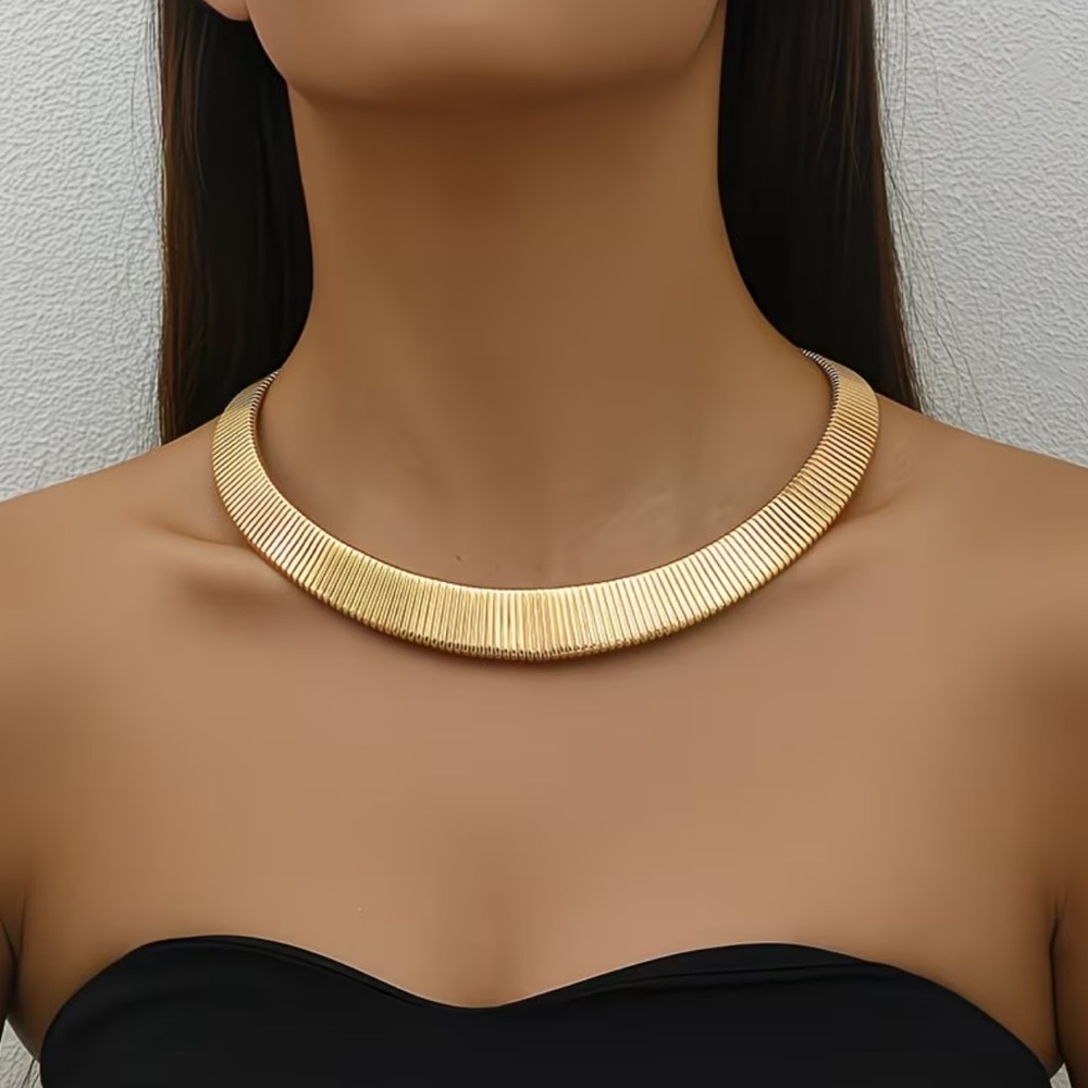 NEW Elegant Gold Necklace. Trendy necklace. ☀️ A0-14